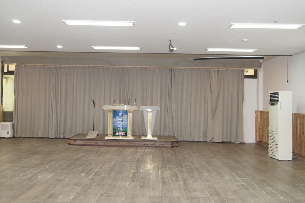 Geomunoreum Hostel Jeju Exterior foto
