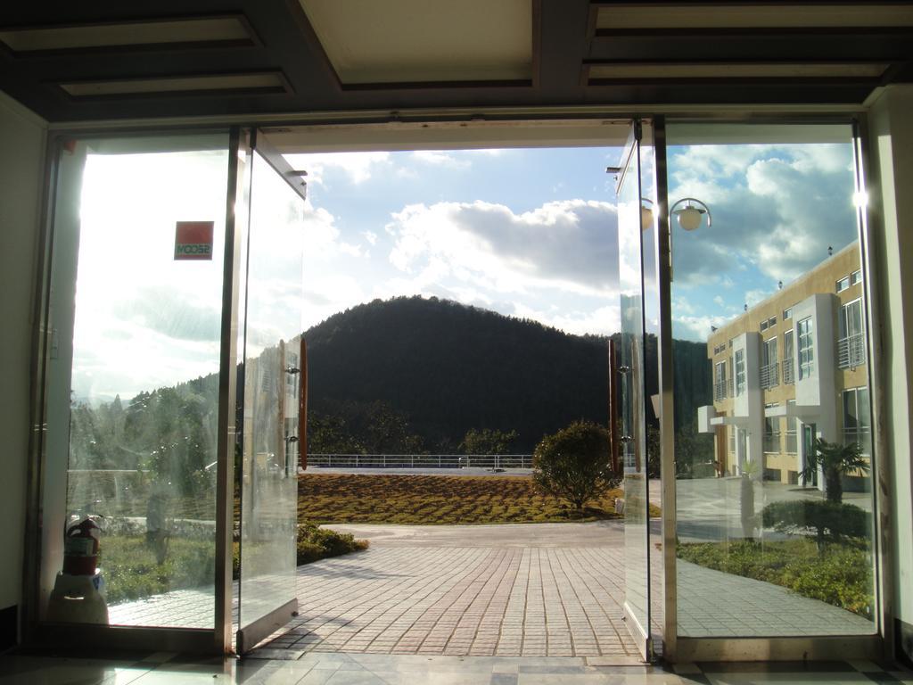 Geomunoreum Hostel Jeju Exterior foto