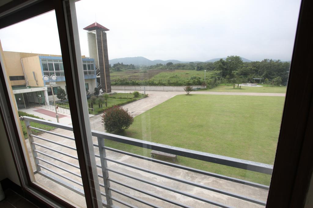 Geomunoreum Hostel Jeju Exterior foto