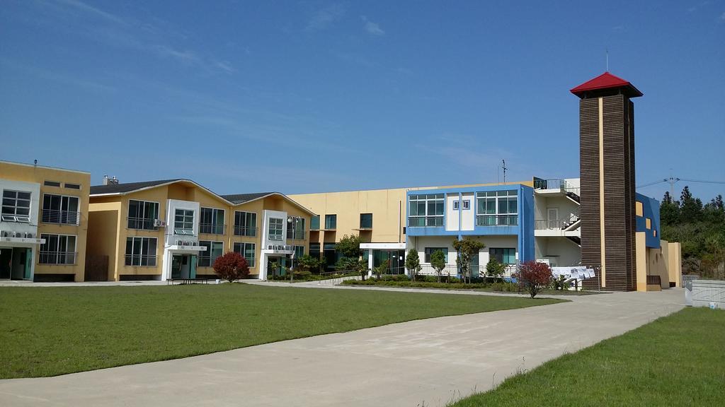 Geomunoreum Hostel Jeju Exterior foto