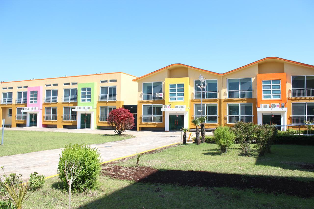 Geomunoreum Hostel Jeju Exterior foto