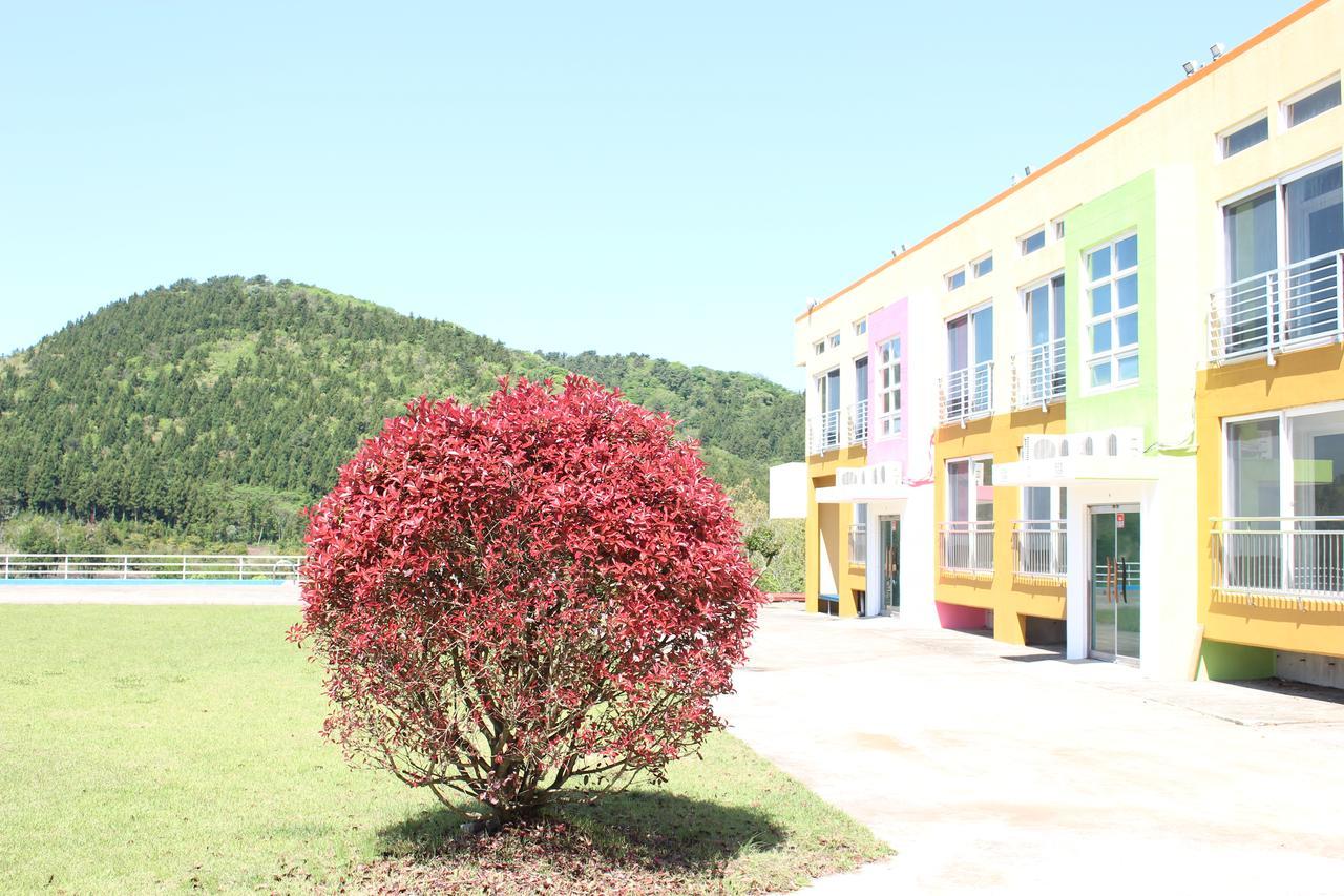 Geomunoreum Hostel Jeju Exterior foto