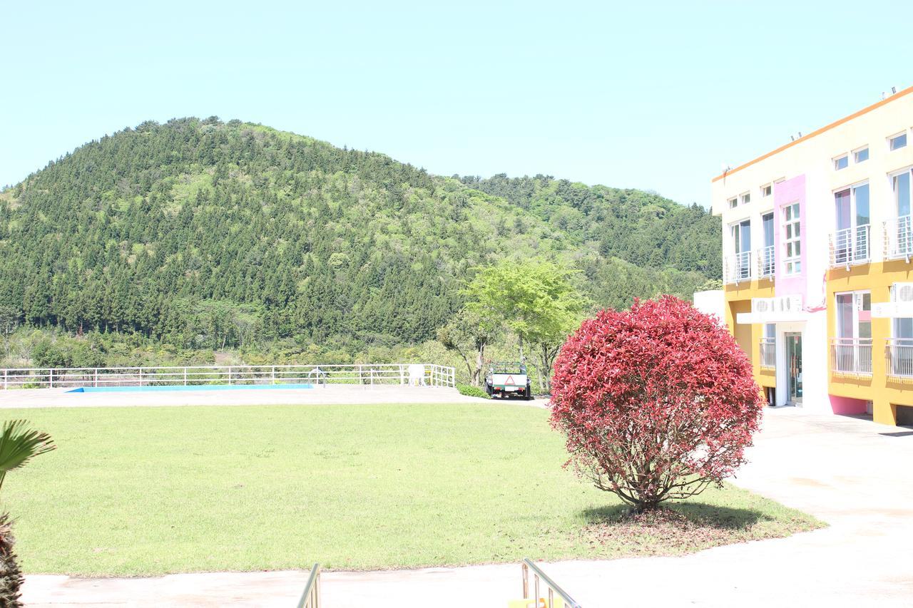 Geomunoreum Hostel Jeju Exterior foto